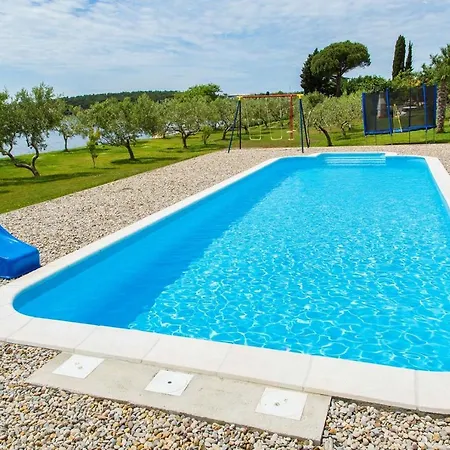 Zuccon Villa *