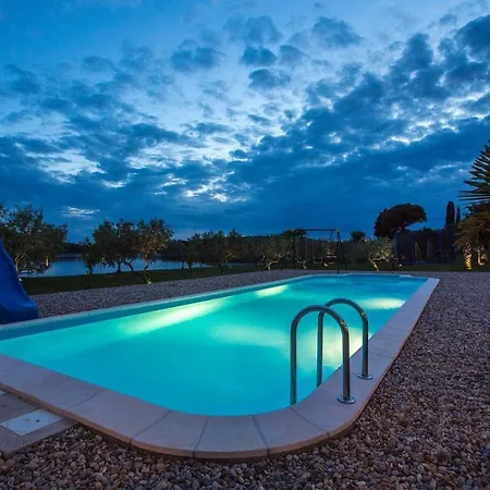 Zuccon Villa *