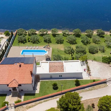 Zuccon Villa *