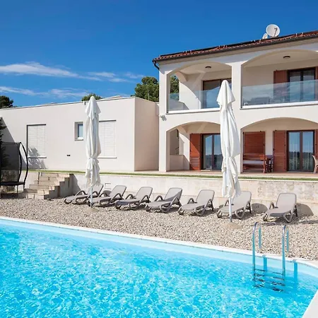 Zuccon Villa *